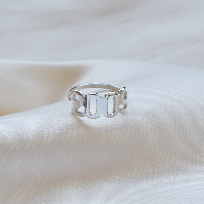 "Soho" ring med ditt �r i s�lv