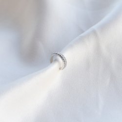 "Sparkling" earcuff i sterlings�lv med zirkonia.