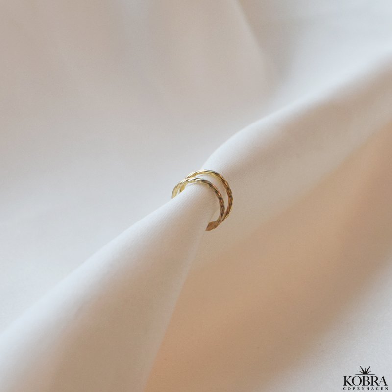 "Stevie" ear cuff in 18k gold-plated