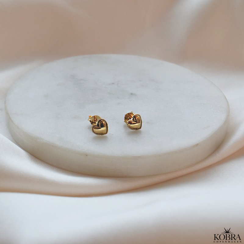"Ti amo" stud earrings in 18k gold-plated