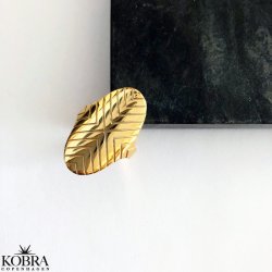 "Victory" hndlavet oval 18 karat forgyldt V ring