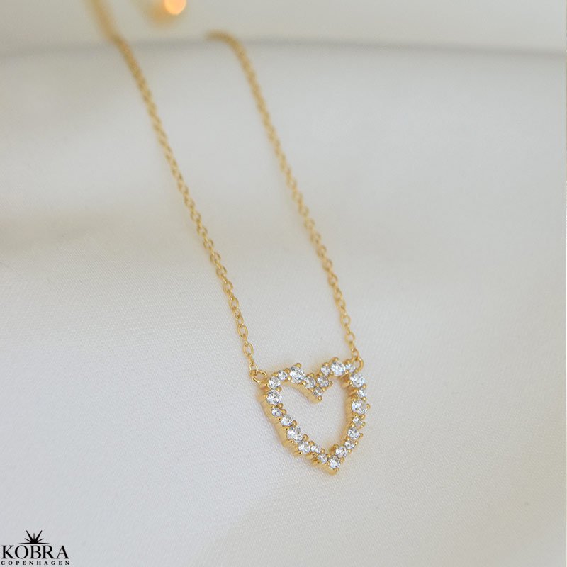 "Mikami" hjerte halskde i 18k forgyldt slv med zirkonia  justerbar lngde