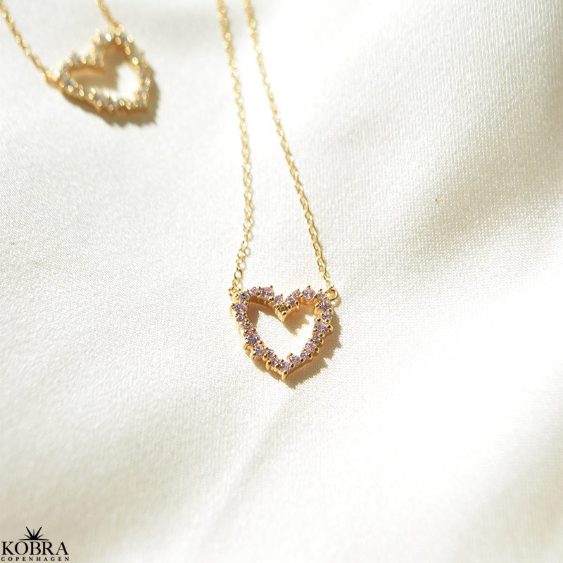 "Mikami" hjerte halskde  18k forgyldt slv med lyserde zirkonia