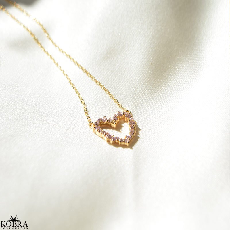 "Mikami" hjerte halskde  18k forgyldt slv med lyserde zirkonia