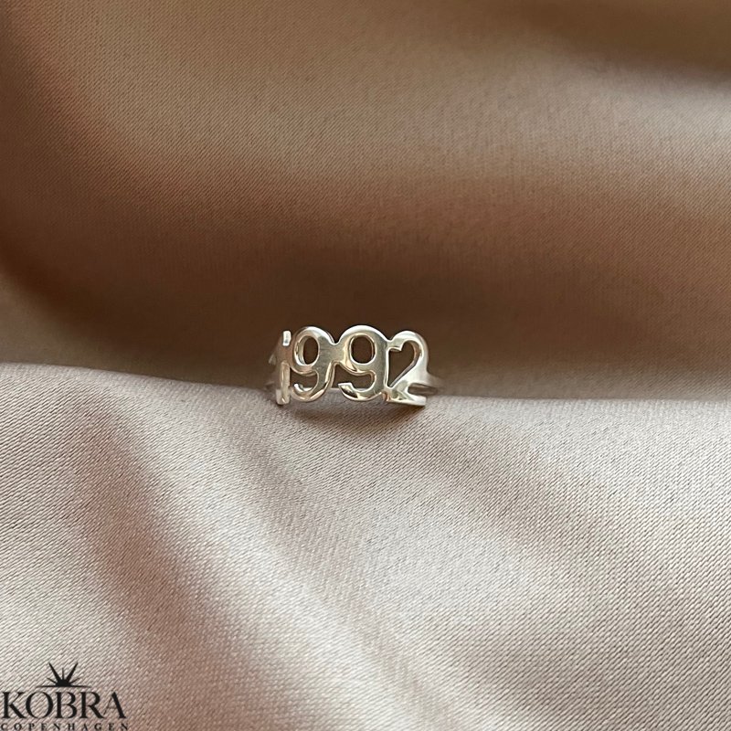 "Soho" ring with your year in silver
