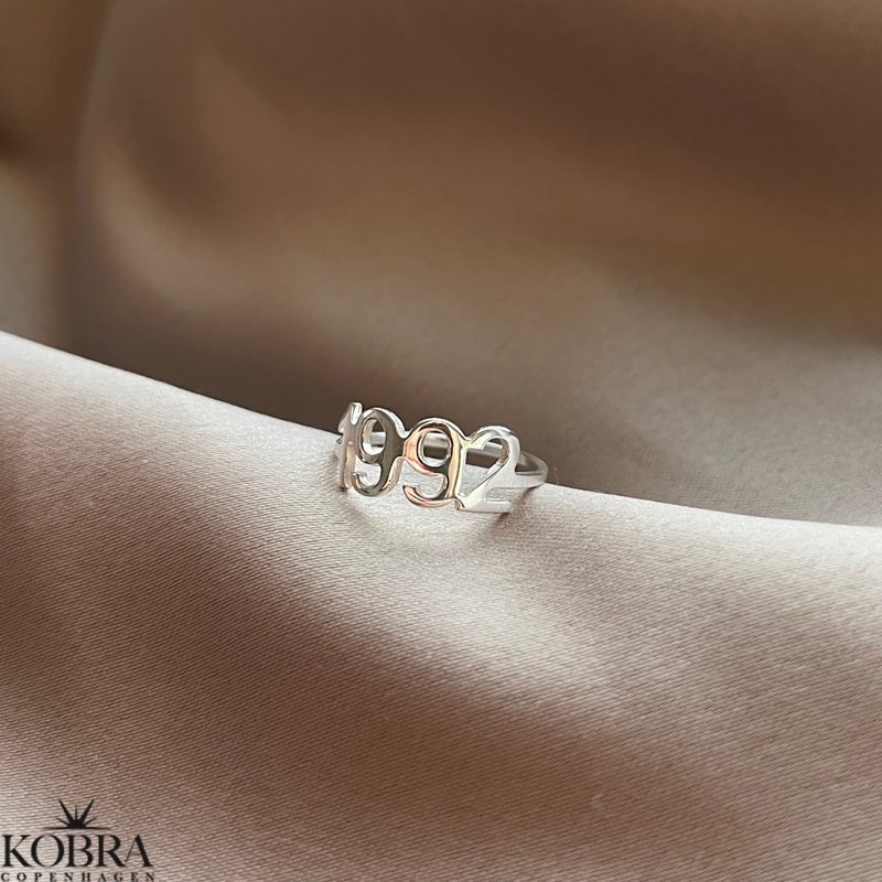 "Soho" ring with your year in silver