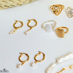 "Alias" gold earrings / hoops with your letters