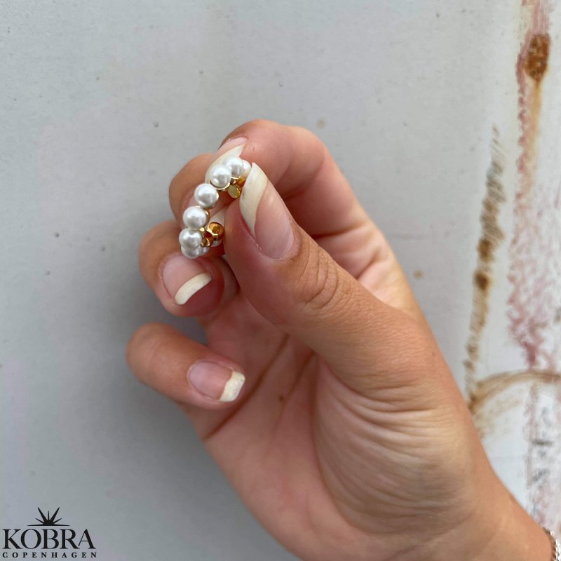 "Floria" perle ear cuff i guld