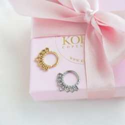 "Amara" piercing hoop with details (1 pc.)