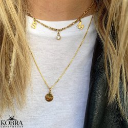 "Province" lille forgyldt amulet med din by eller land indgraveret