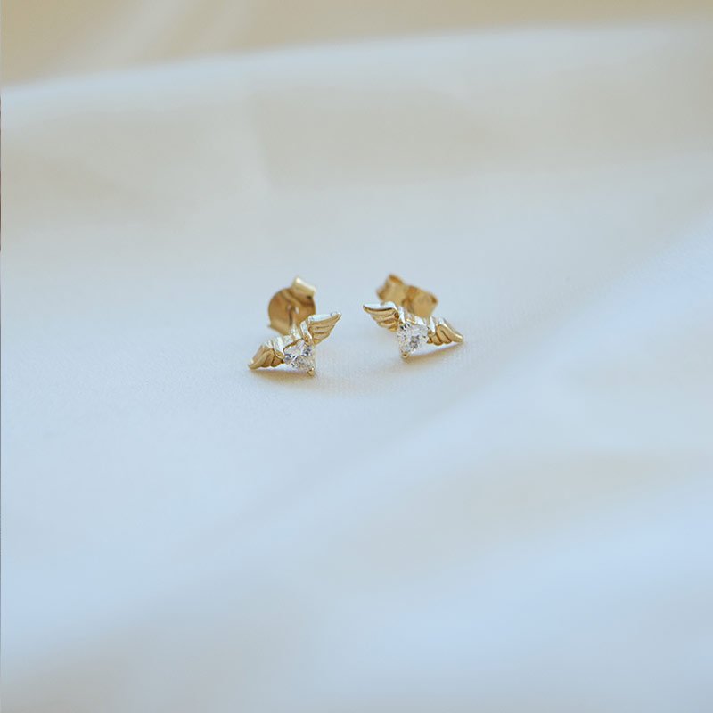 "Angel Heart" stud earrings in 18k gold plated