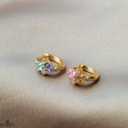 "Angelina" sm hoops i guld med farvede sten