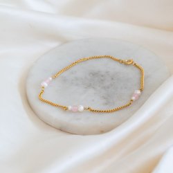 "Peach" h�ndlavet guld ankelk�de i 2 mm. panzerk�de med hvide perler