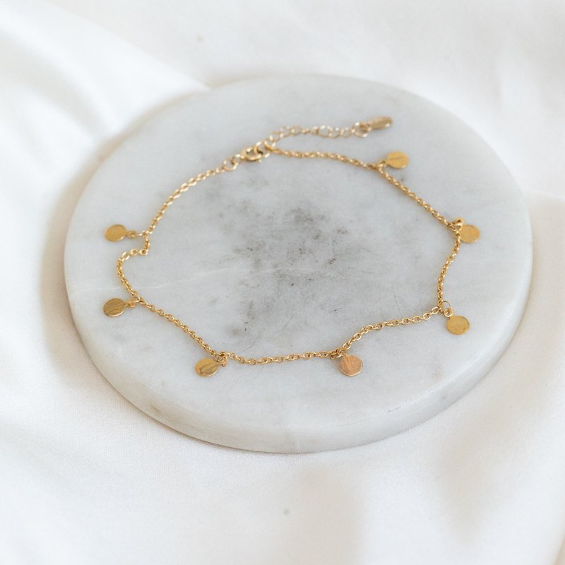 "Tennis" 18 karat forgyldt ankelk�de med sm� guld amuletter