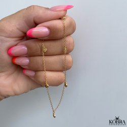 "Gemma" 18 karat forgyldt ankelkde med hammerslet amuletter