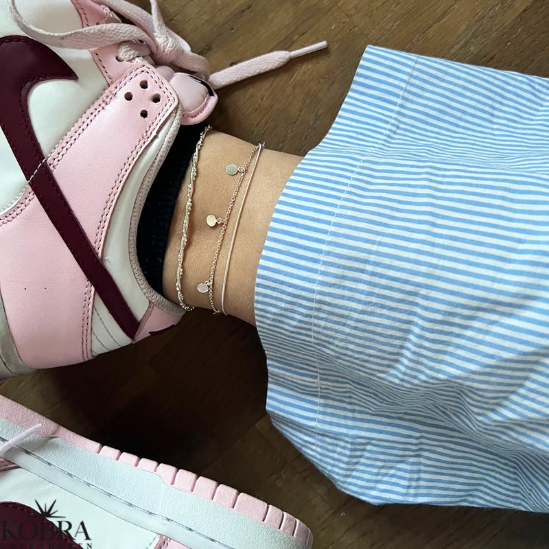 "Tennis" ankel kde i slv med sm slv amuletter