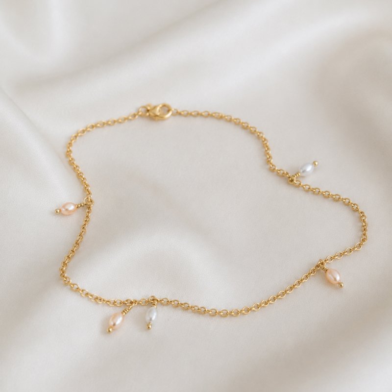 "Wilma" anklechain with pearls in 18 carat gold plated