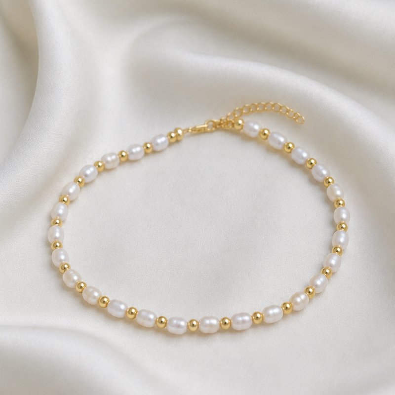 "Royal" pearl anklet with gold balls