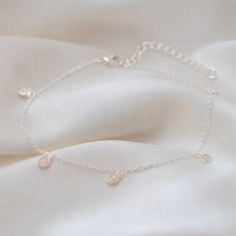 "Gemma" Ankle chain in silver with amulets