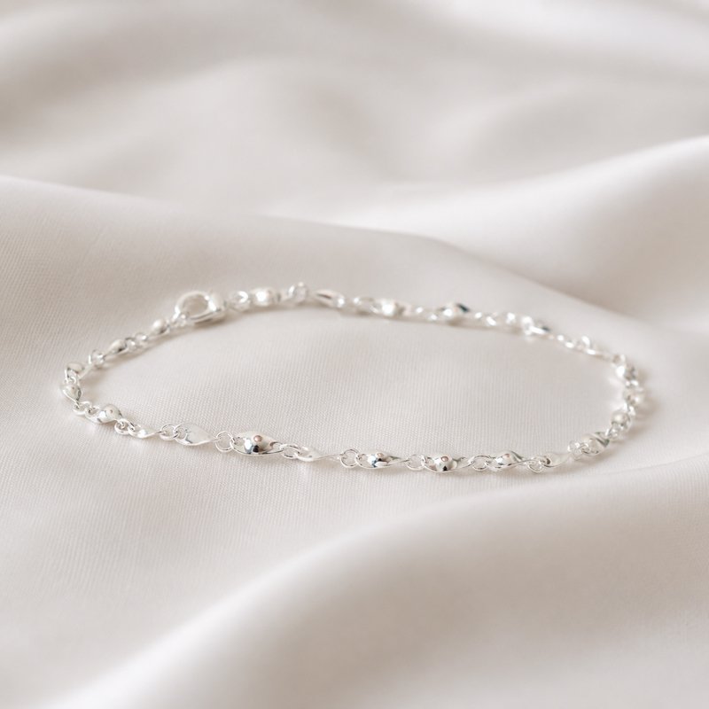 "Valli" twisted anklet in silver