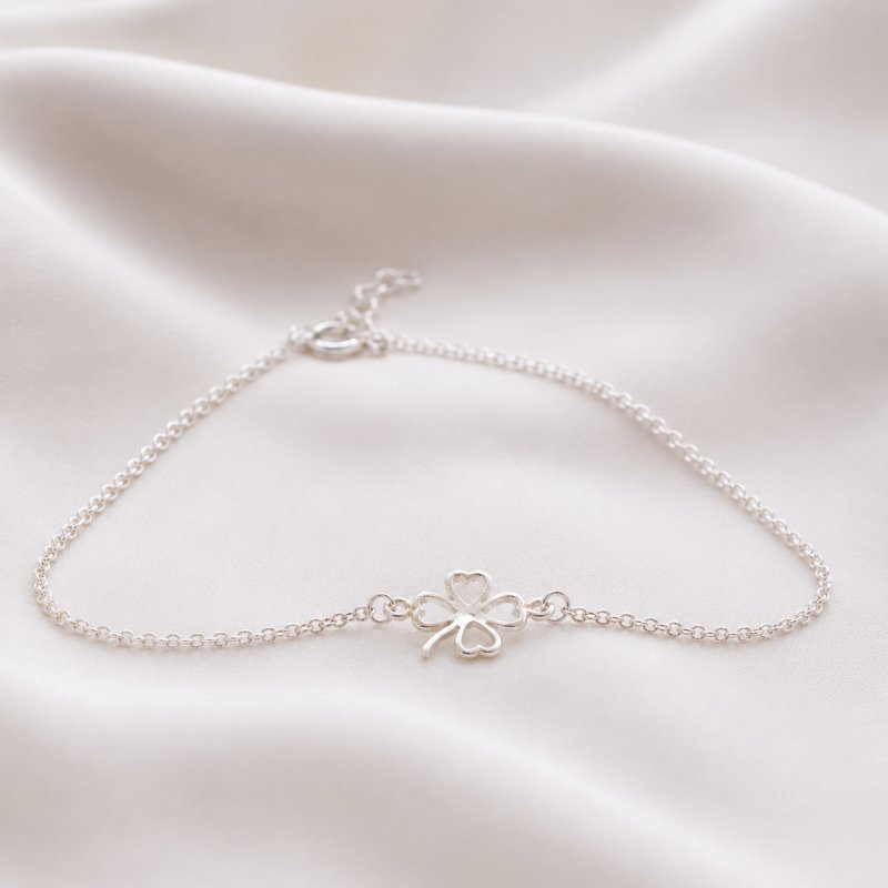 "Fortuna" silver ankle chain with silver four-leaf clover