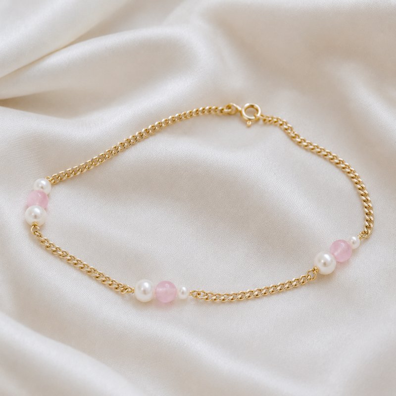 "Peach" h�ndlavet guld ankelk�de i 2 mm. panzerk�de med hvide perler