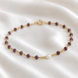  "Ellish" ankle chain in gold with red garnets and pearl