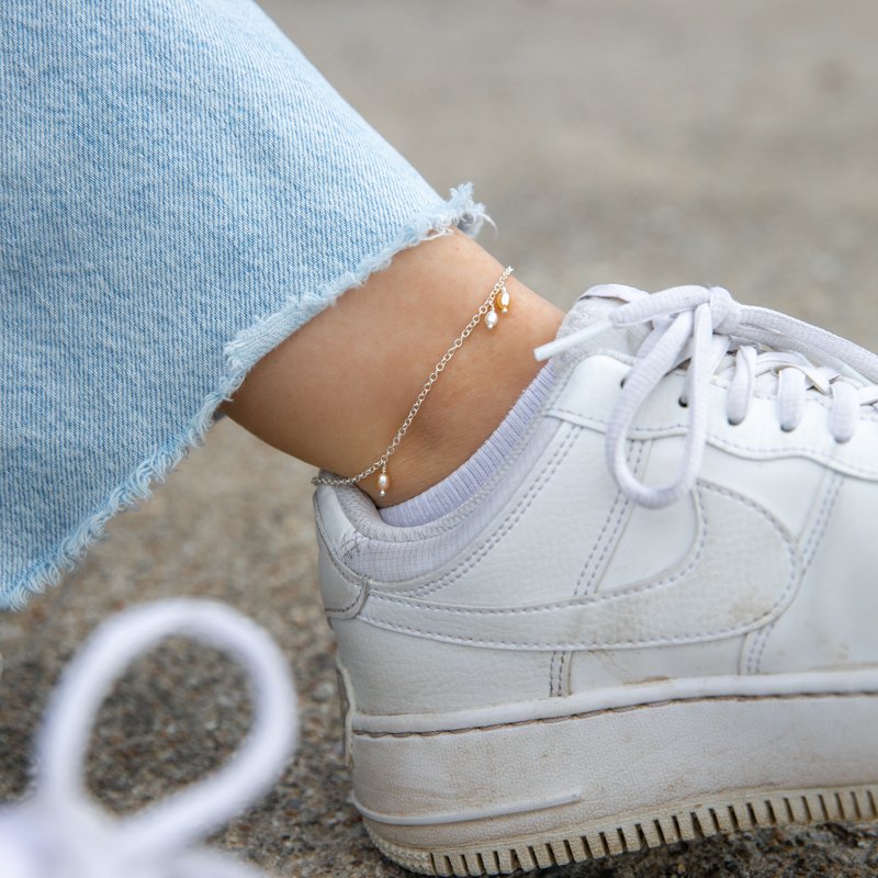 "Wilma" h�ndlavet ankelk�de i s�lv med sm� perler