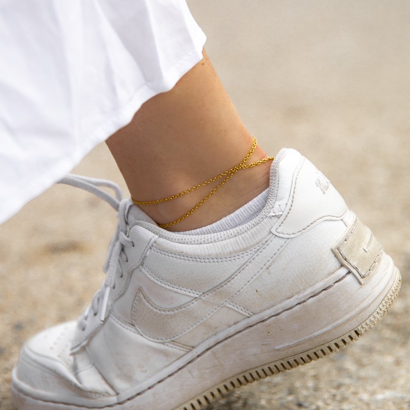 "Simplicity" 18 karat forgyldt enkel ankelk�de med 2 k�der