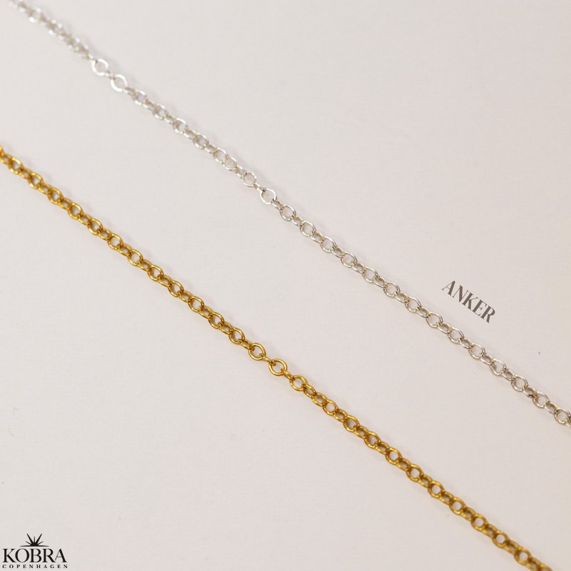 "Rylie" slv halskde til herre med hammerslet dogtag og din gravering