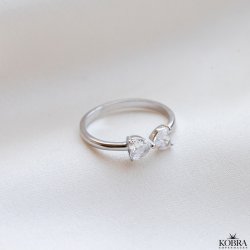 "Annie" silver ring with bow and stone