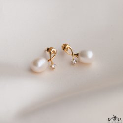 "Antonia" 18 karat forgyldte reringe med gte ferskvandsperler og zirkonia sten