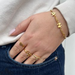 "Hayes" guld armbånd med 3 bogstaver samt 3 mm. panzerkæde