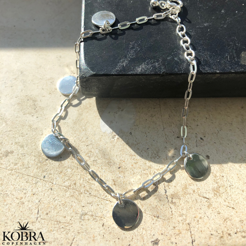 "Elma" silver bracelet with round silver plates