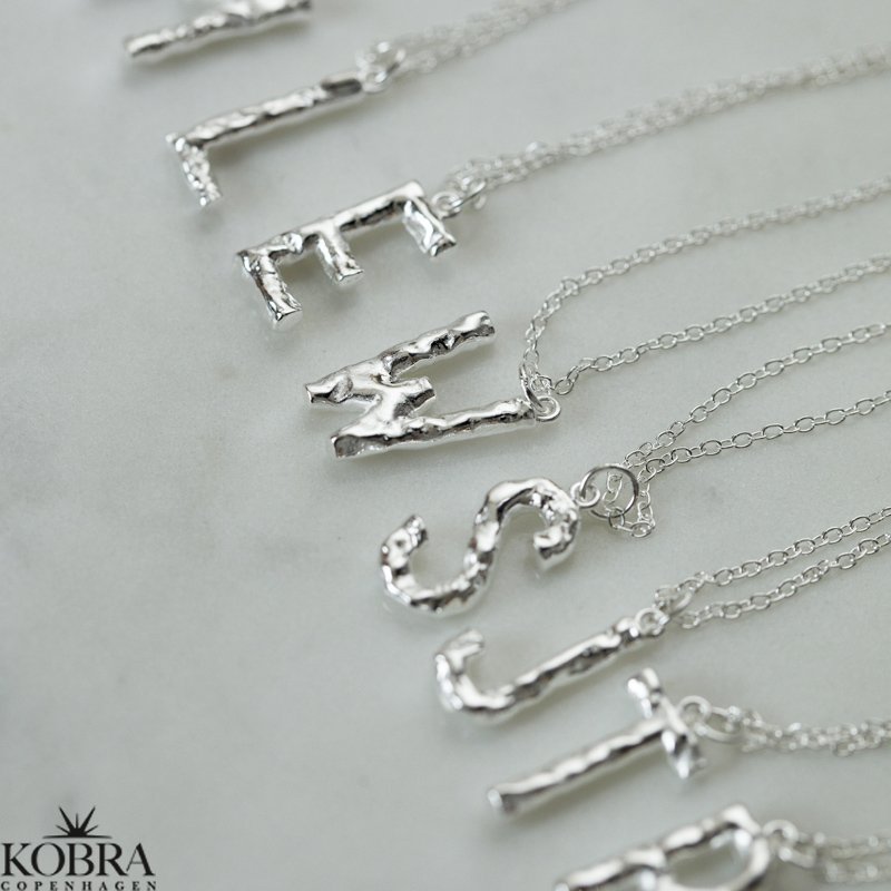 "Atlas" halskde med dit bogstav i slv