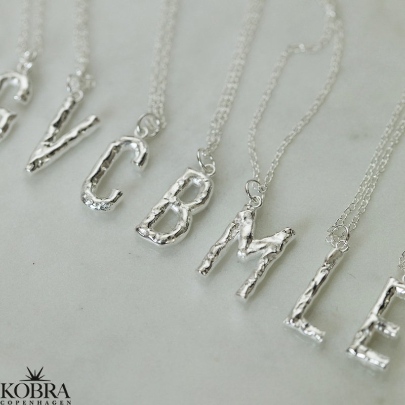 "Atlas" halskde med dit bogstav i slv