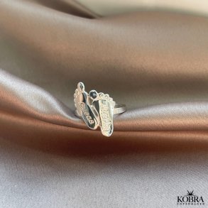 Handmade silver ring with baby feet including engraving