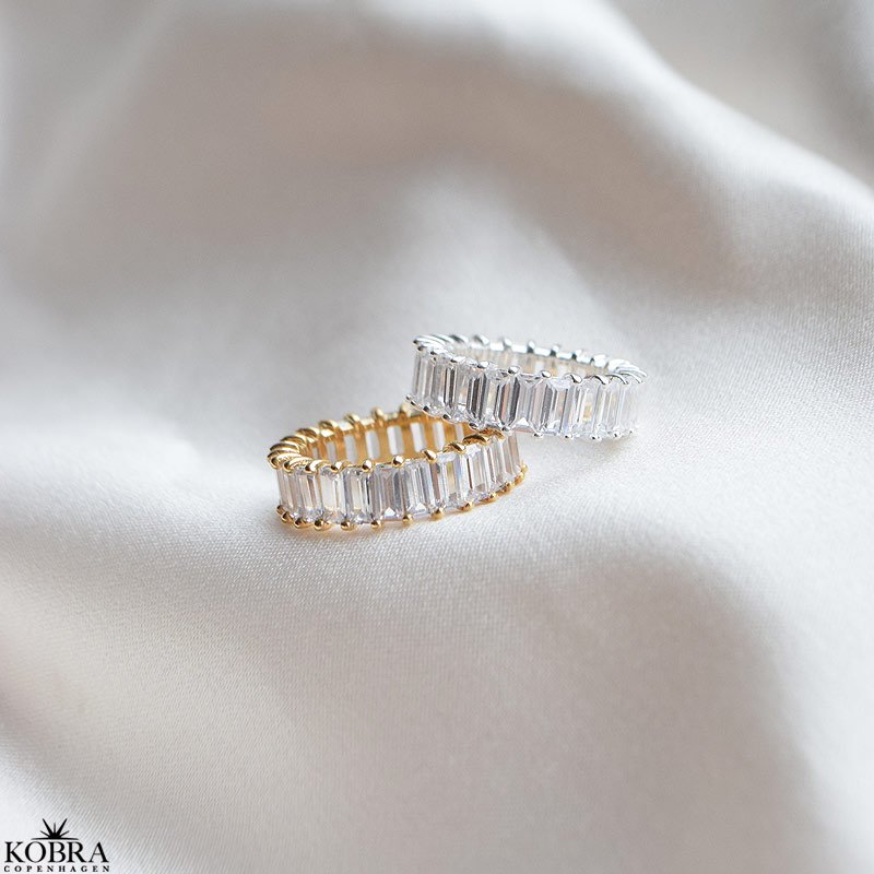 "Krystal" 18 karat forgyldt eternity ring med baguette sten