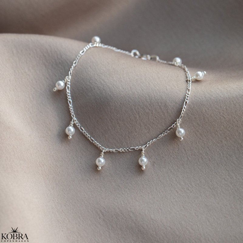"Balance" silver bracelet with genuine freshwater pearls