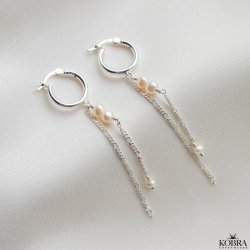 "Balance" silver earrings with white freshwater pearls