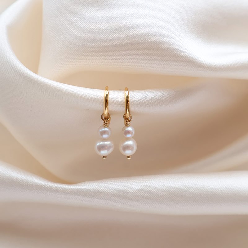 "Sabine" 18k forgyldte perle hoops
