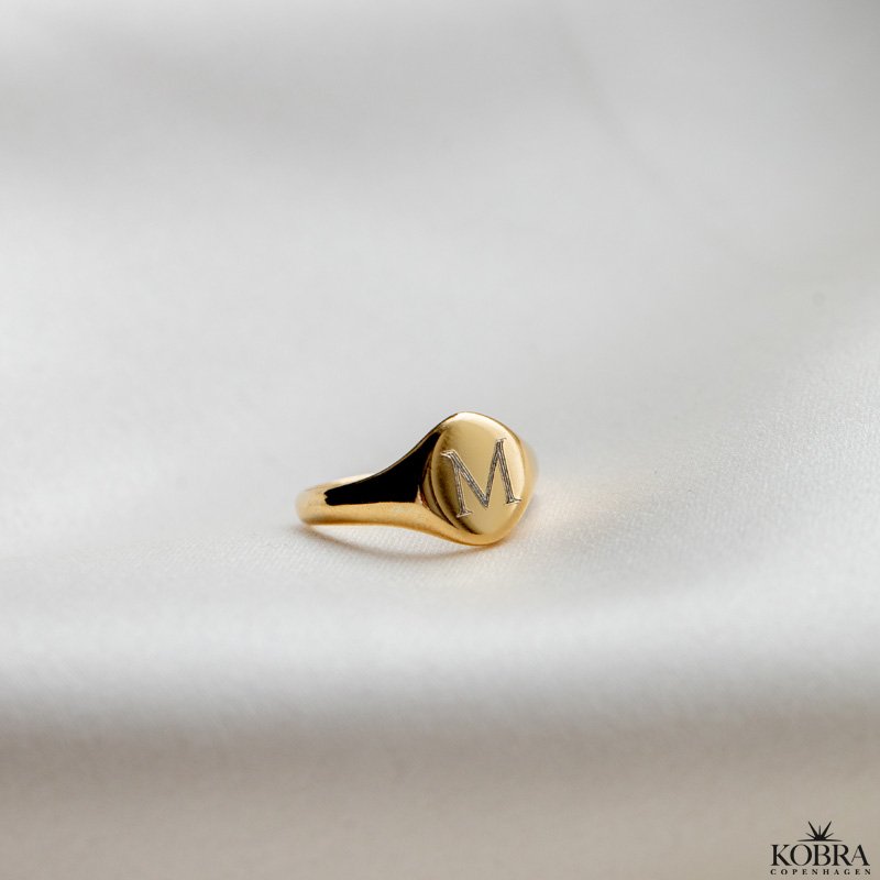 "Barcelona" 18 carat gold plated signet ring with personal engraving