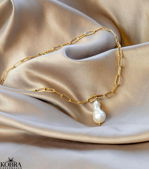"Kansas" 18 carat gold plated necklace with freshwater pearl