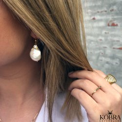 "Maggie" store ferskvandsperler øreringe med hvide sten 18 karat forgyldte