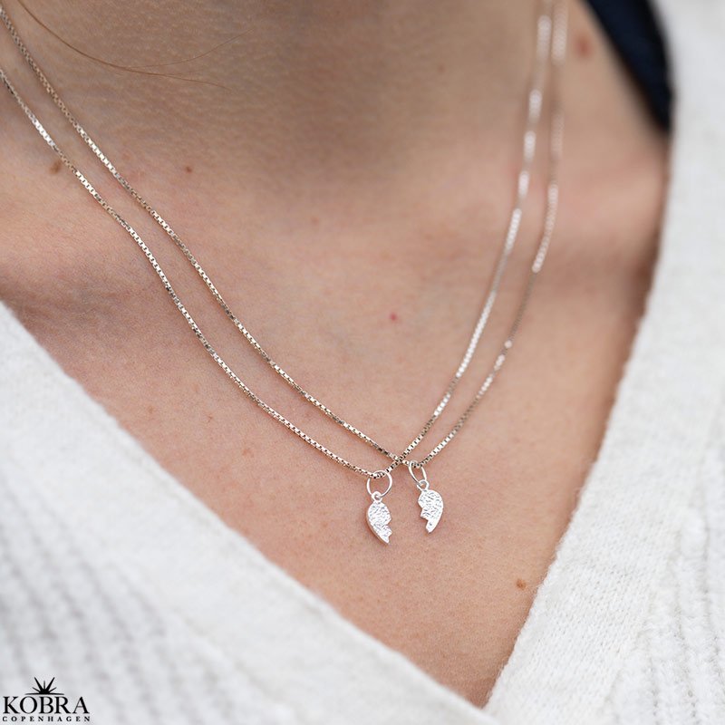 "Bestie" s�lv veninde hjertevedh�ng (charm)
