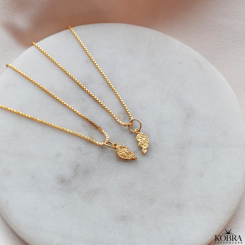 "Bestie" gullbelagt vennskapskjede med 2-delt hjerteanheng