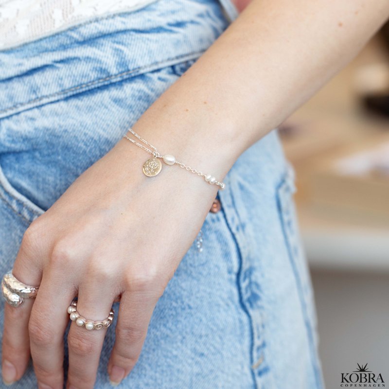 "Birth Flower" handmade silver bracelet with genuine freshwater pearls