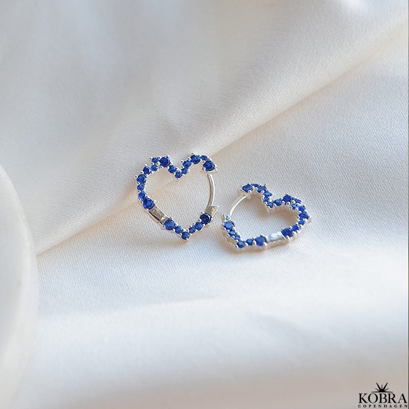 "Mikami" sm slv hjerte reringe med rde eller bl sten