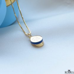 Bl� studenterhue, guld halsk�de med personlig gravering