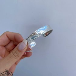 "Blake" hammerslet armbnd / armring i sterling slv